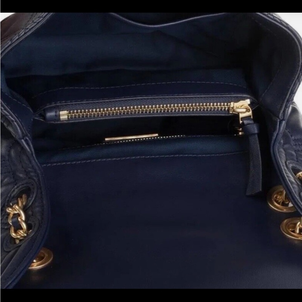 Tory Burch Fleming Soft Convertible Bag - Picture 3 of 6
